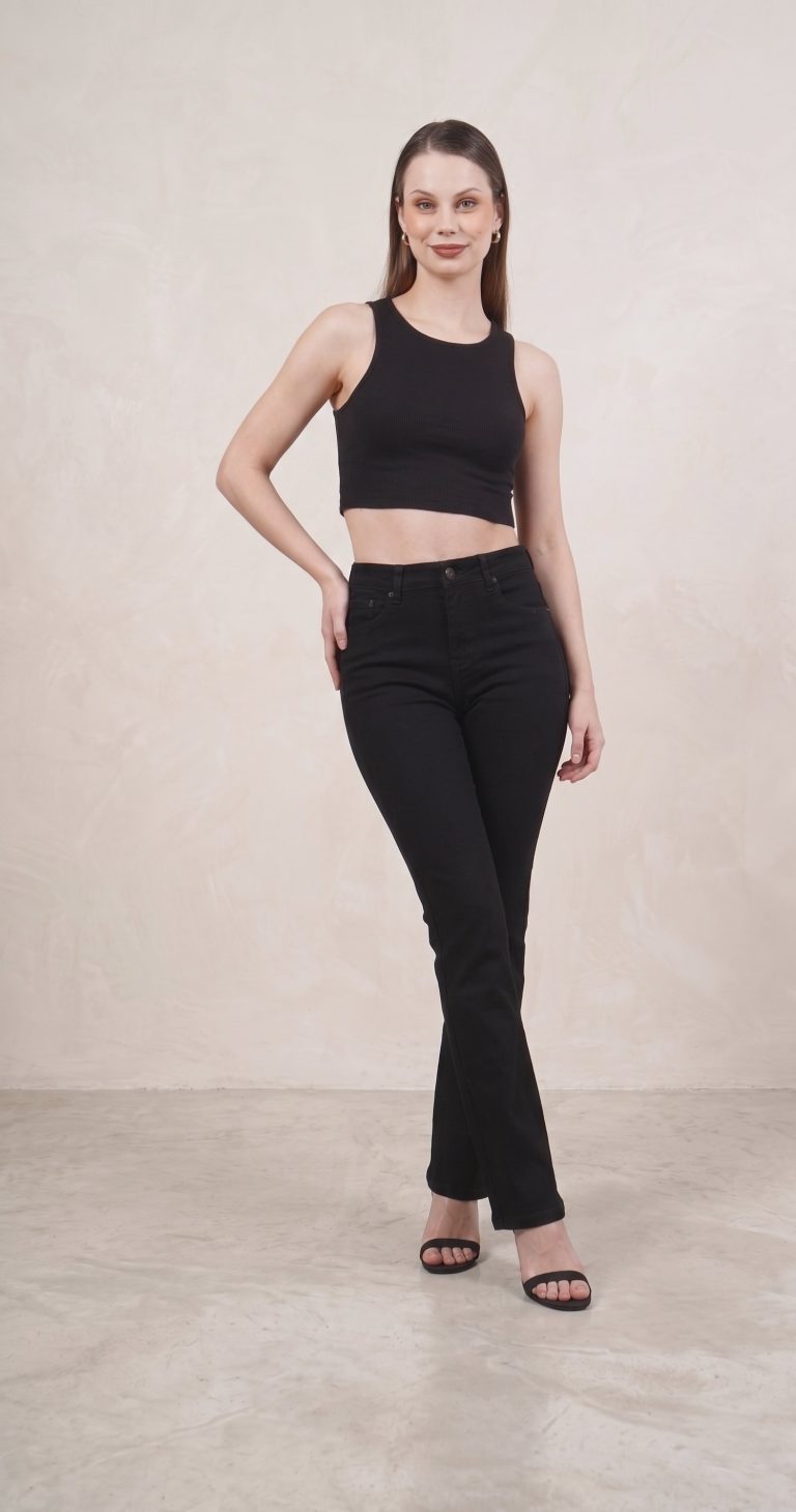 Straight Black Essential
